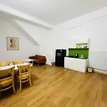 New Land Apartment 14 - Cach Mang Thang 8